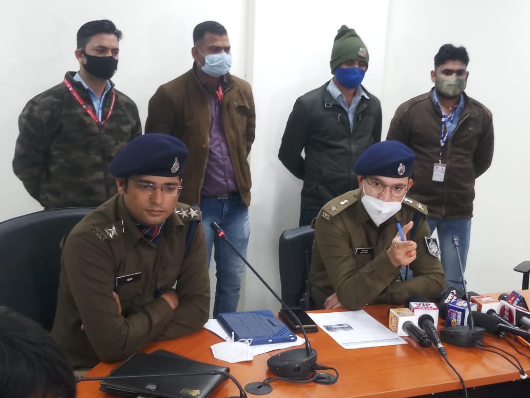 रिलायंस फाइनेंस प्राइवेट लिमिटेड से लोन दिलाने के नाम से ठगी करने वाले अंतर्राज्यीय गिरोह के सदस्यो को सायबर क्राइम ब्रांच भोपाल द्वारा दिल्ली से किया गया गिरफ्तार | New India Times