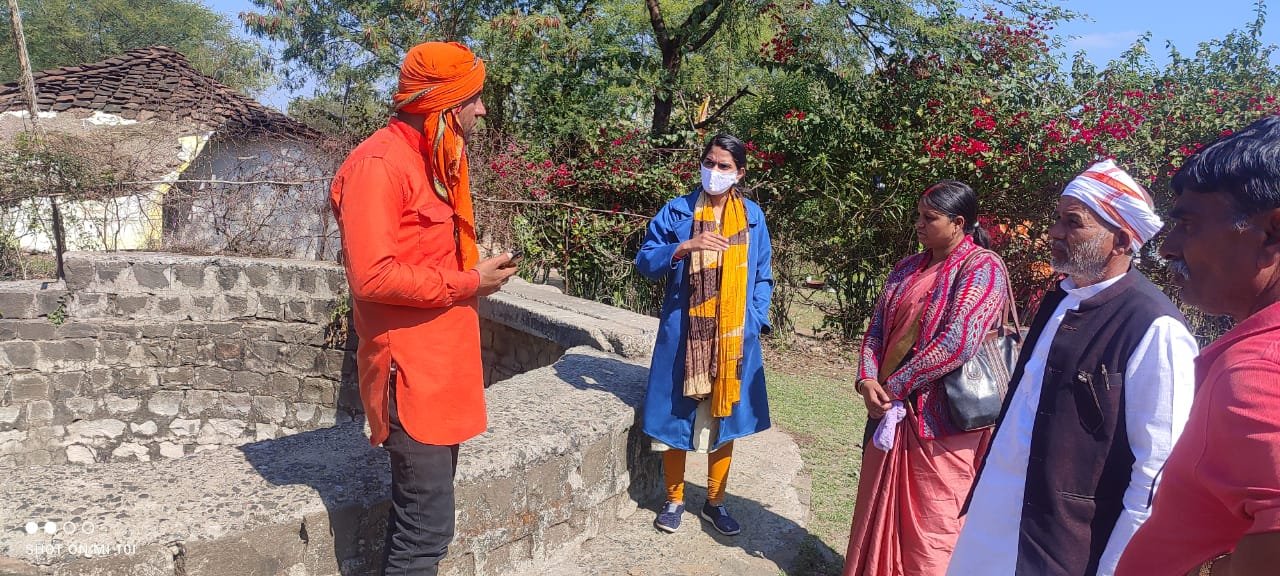 केसली जनपद की सीईओ पूजा जैन ने किया ग्राम पंचायत खमरिया एवं नवलपुर का औचक निरीक्षण, ग्राम पंचायत खमरिया के सचिव पाये गये अनुपस्थित, हुआ नोटिस जारी | New India Times