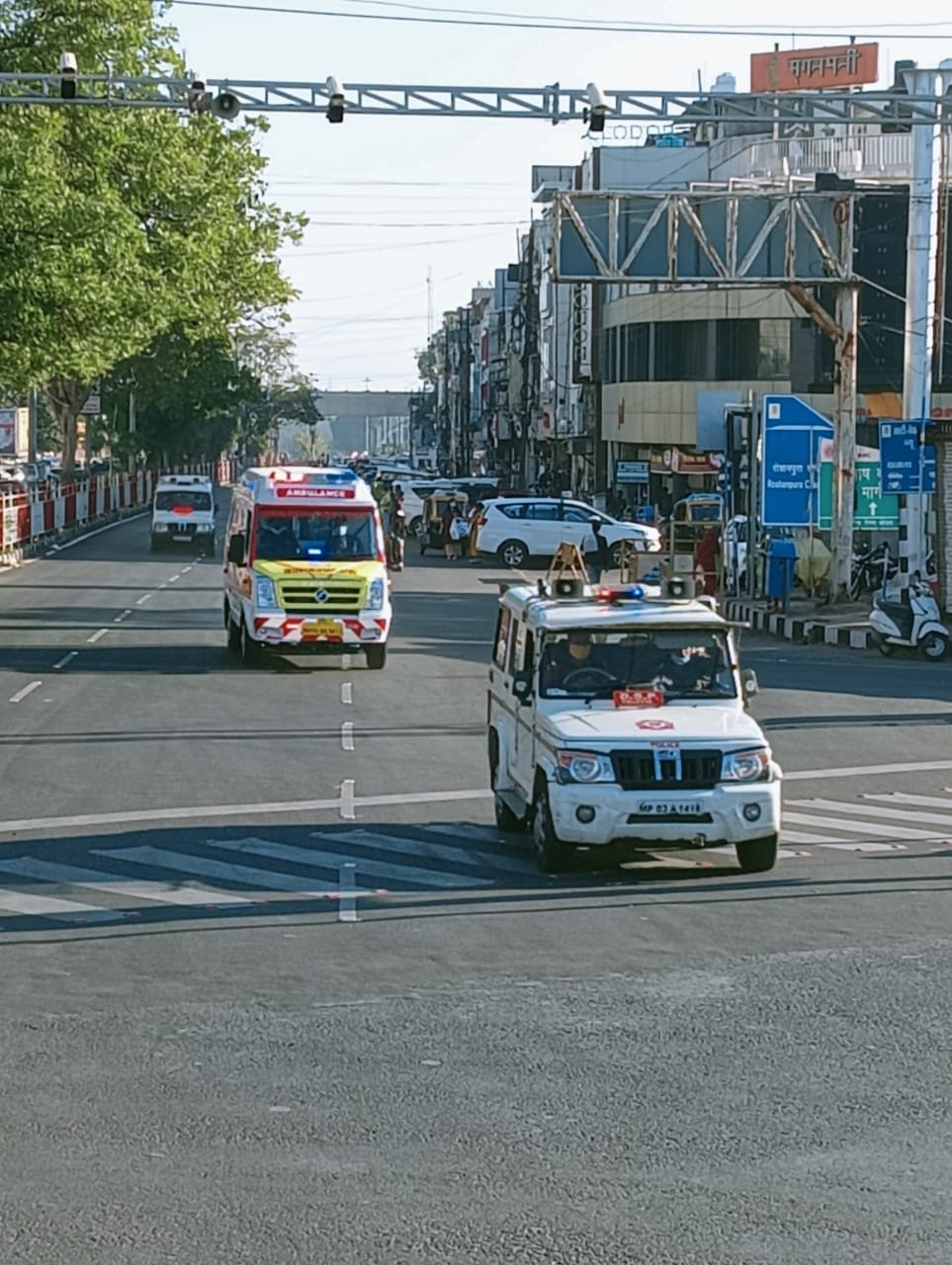 मानव अंग पहुंचाने के उद्देश्य से यातायात पुलिस भोपाल द्वारा बनाया गया ग्रीन कोरिडोर, इस कॉरिडोर में 23 किलोमीटर की दूरी एंबुलेंस द्वारा 15 मिनट में हुई तय | New India Times