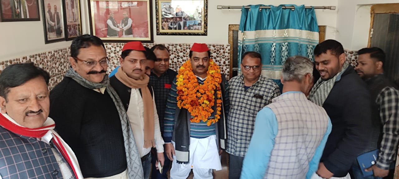 हाजी कासिम उल हक ने 35 ग्राम प्रधानों व बीडीसी मेंबरों के साथ सपा विधायक प्रत्याशी हाजी नासिर कुरेशी को दिया अपना समर्थन | New India Times