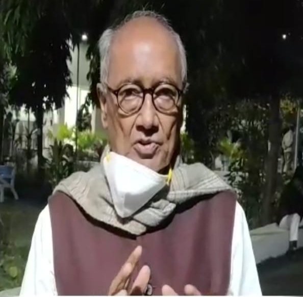 पूर्व मुख्यमंत्री दिग्विजय सिंह ने सीएम हाउस के सामने धरना देने की दी चेतावनी | New India Times