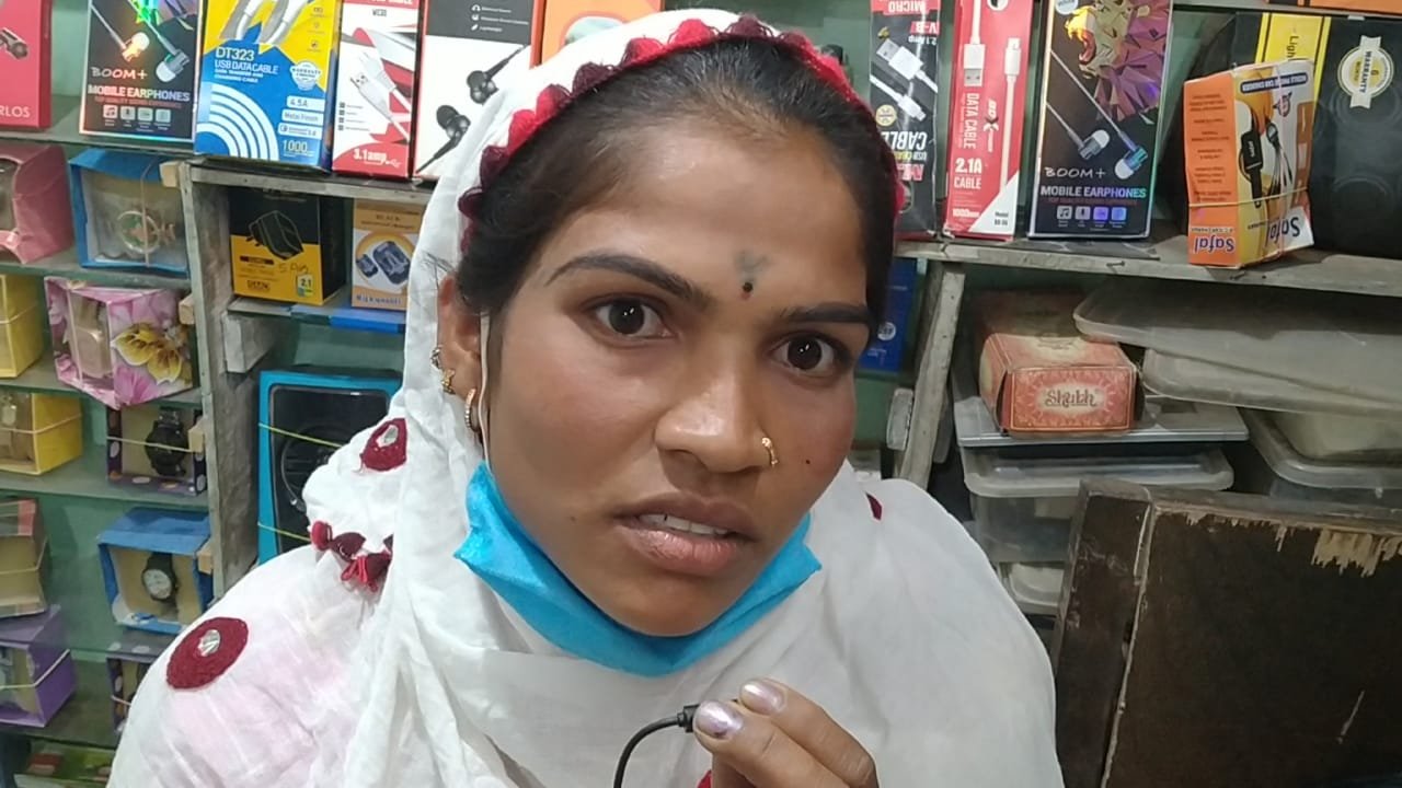 विधवा महिला को लाभ लेने के लिए सालों से काटना पड़ रहा है चक्कर | New India Times