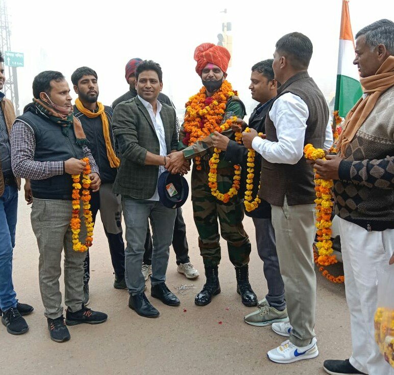 गुर्जर कर्मचारी अधिकारी कल्याण परिषद के कार्यकर्ताओं द्वारा जिलाध्यक्ष मनोज पोसवाल के नेतृत्व में अमृत सिंह पोसवाल का किया गया स्वागत | New India Times