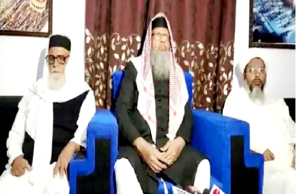 मप्र के तमाम स्कूलों में हिजाब पहनने पर स्कूल शिक्षा मंत्री इंदर सिंह परमार द्वारा दिए गए बयान पर मचा बवाल, शहर काज़ी और विधायक आरिफ़ मसूद ने भी जताया विरोध | New India Times