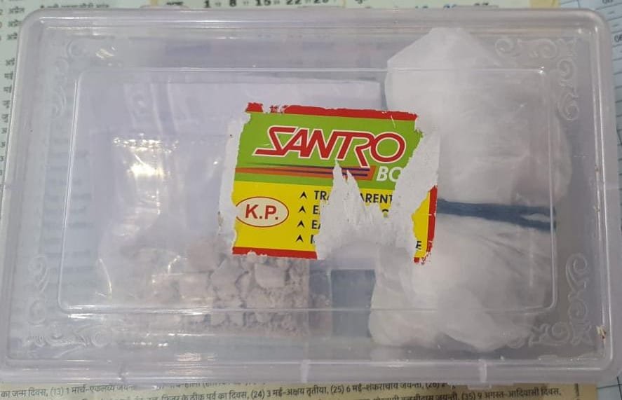 क्राईम ब्रांच व थाना ग्वालियर पुलिस की संयुक्त टीम ने एक तस्कर को लगभग 12 लाख 50 हजार रूपये की स्मैक के साथ किया गिरफ्तार | New India Times