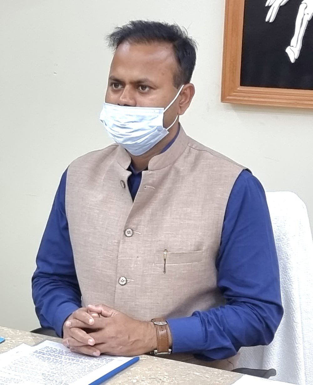 जिला निर्वाचन अधिकारी ने विधानसभा सामान्य निर्वाचन- 2022 के दृष्टिगत अवैध शराब के निर्माण, वितरण एवं परिवहन पर प्रभावी अंकुश लगाए जाने पर व्यक्त किया संतोष | New India Times