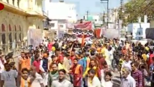 अमन की नगरी में झांसी बड़े ही उल्लास से मनाई गई महाशिवरात्रि, हज़ारों श्रद्धालुओं ने की पूजा अर्चना | New India Times