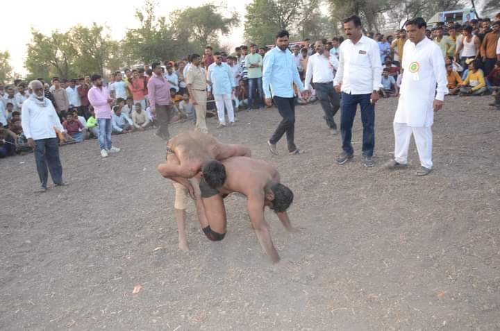 अण्णासाहब गरुड़ की स्मृति में आयोजित की गई कुश्ती प्रतियोगिता | New India Times