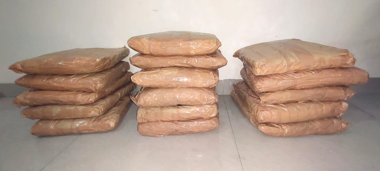 ग्वालियर पुलिस ने दो मादक तस्करों को गिरफ्तार कर उनके पास से 33 किलो 500 ग्राम गांजा किया बरामद | New India Times