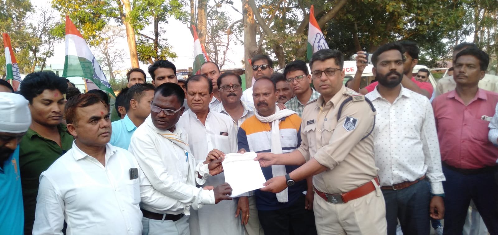 तिरंगा यात्रा की गुंज के साथ कांग्रेस ने जनादेश के अपमान को लेकर किया विरोध प्रदर्शन | New India Times