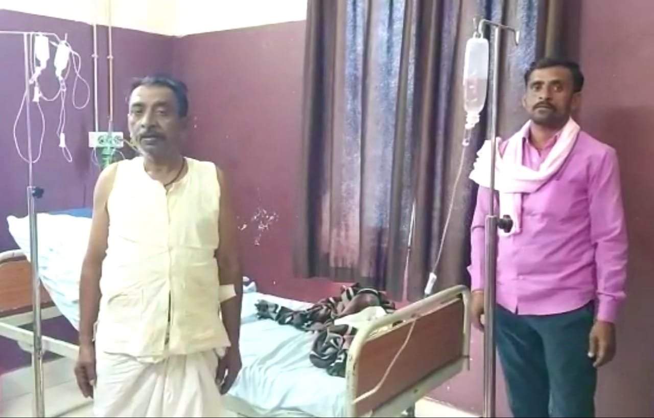 मिशन अस्पताल में आपरेशन कर बुजुर्ग के यूरिन ब्लेडर से निकाला गया 250 ग्राम का स्टोन, ओझाओं-बाबाओं के चक्कर में बढ़ता गया था स्टोन | New India Times