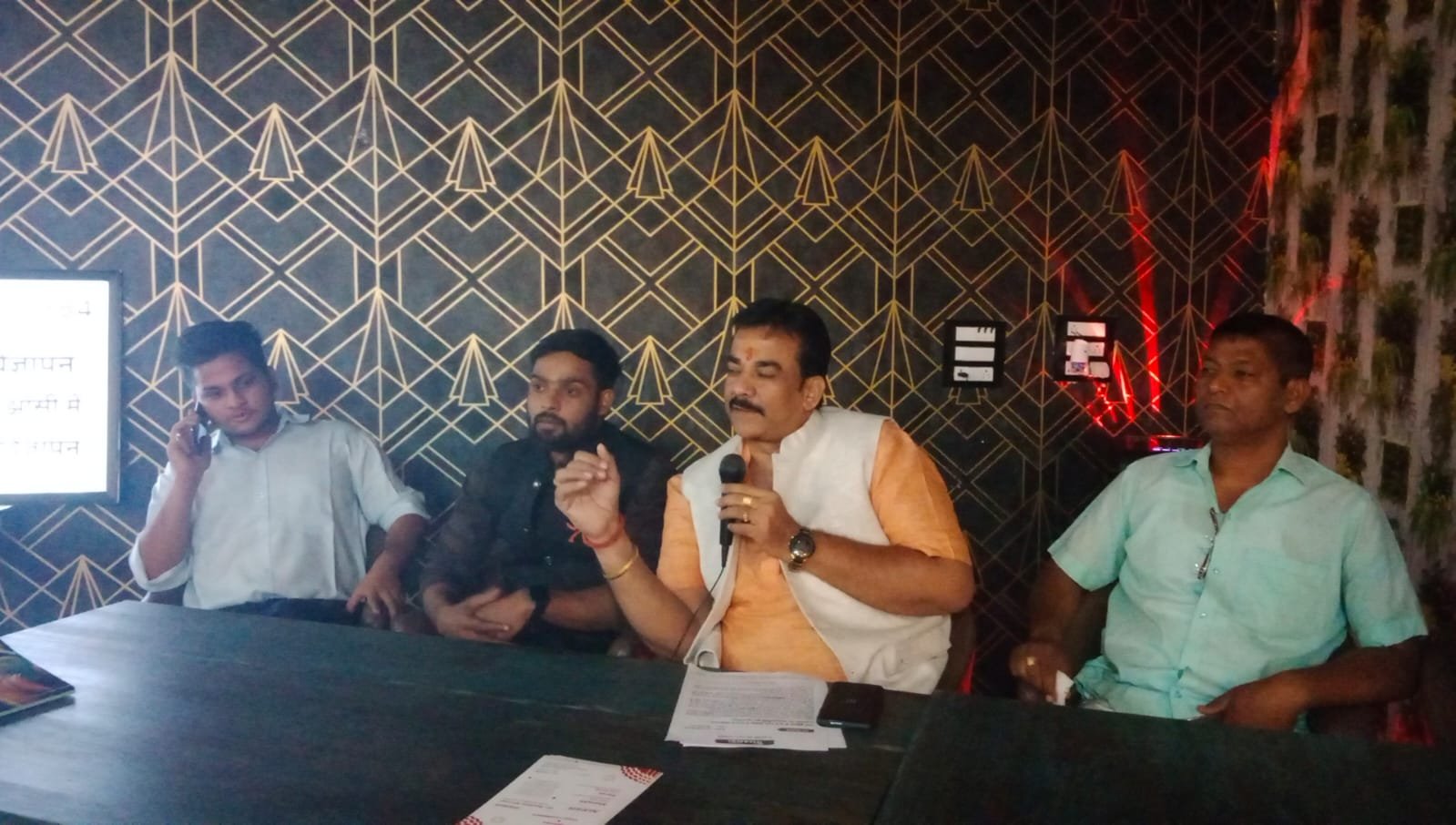 द झांँसी पी आर विज्ञापन एजेंसी का डाॅ. संदीप सरावगी ने किया शुभारंभ | New India Times