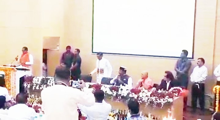 मध्य प्रदेश सामान्य वर्ग कल्याण आयोग की भोपाल में आयोजित बैठक में बुरहानपुर के महेंद्र जैन व मेहुल जैन ने की सहभागिता | New India Times