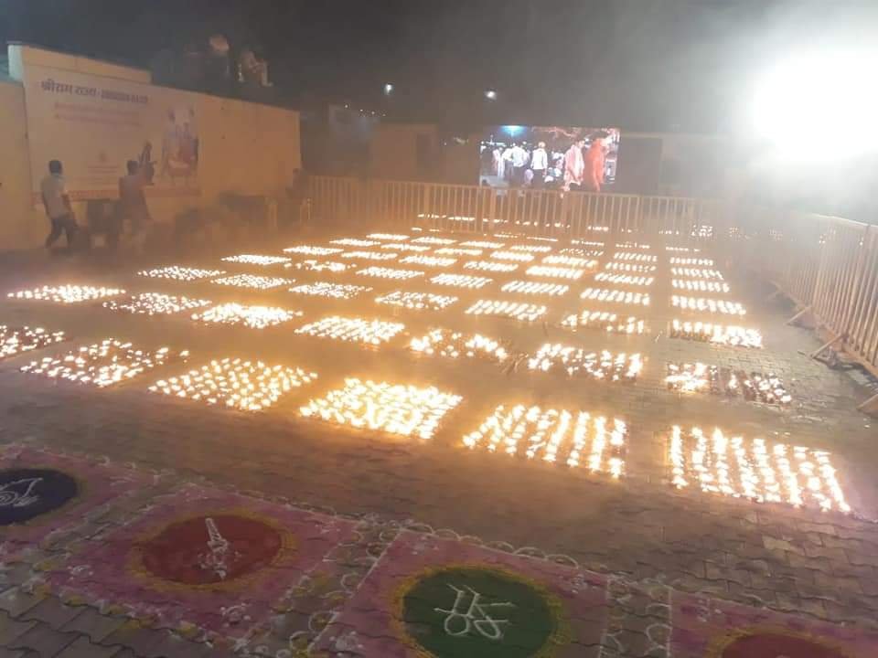 रामनवमी पर धार्मिक नगरी ओरछा में मनाया गया ऐतिहासिक राम जन्मोत्सव, मुख्यमंत्री श्री शिवराज सिंह चौहान के दीप प्रज्वलित करने के साथ ही 5 लाख दीपों से जगमगा उठा ओरछा | New India Times