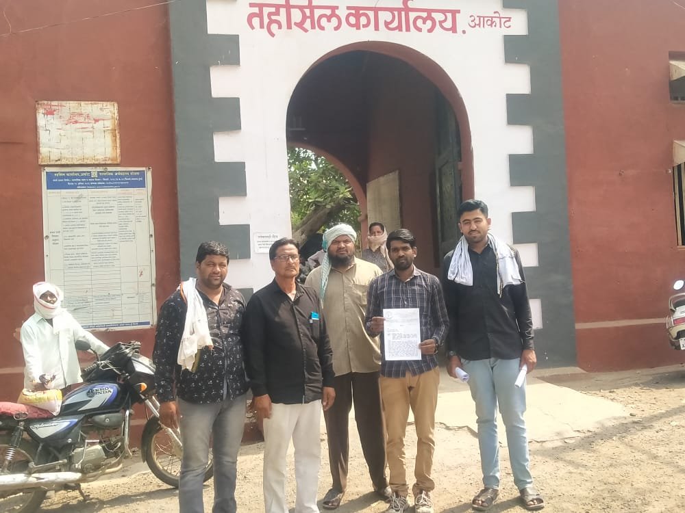 बौखलाए पुलिस निरीक्षक ने अभद्र व्यवहार करते हुए पत्रकार को दी झूठे मुकदमे में फ़सानी की धमकी, पत्रकार संरक्षण समिति ने की पत्रकार संरक्षण अधिनियम के अंतर्गत अपराध दर्ज करने की मांग 2 बौखलाए पुलिस निरीक्षक ने अभद्र व्यवहार करते हुए पत्रकार को दी झूठे मुकदमे में फ़सानी की धमकी, पत्रकार संरक्षण समिति ने की पत्रकार संरक्षण अधिनियम के अंतर्गत अपराध दर्ज करने की मांग | New India Times