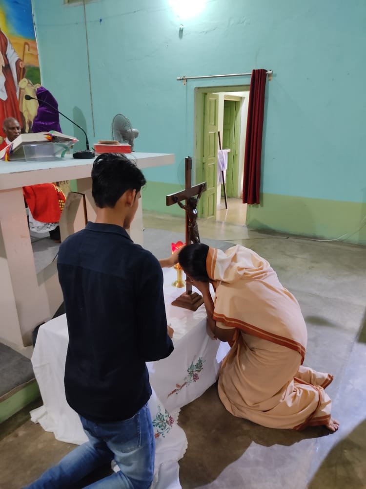 गुड फ्राइडे पर जनपद बागपत के चर्चाें में हुईं विशेष प्रार्थना सभाएं 2 गुड फ्राइडे पर जनपद बागपत के चर्चाें में हुईं विशेष प्रार्थना सभाएं | New India Times