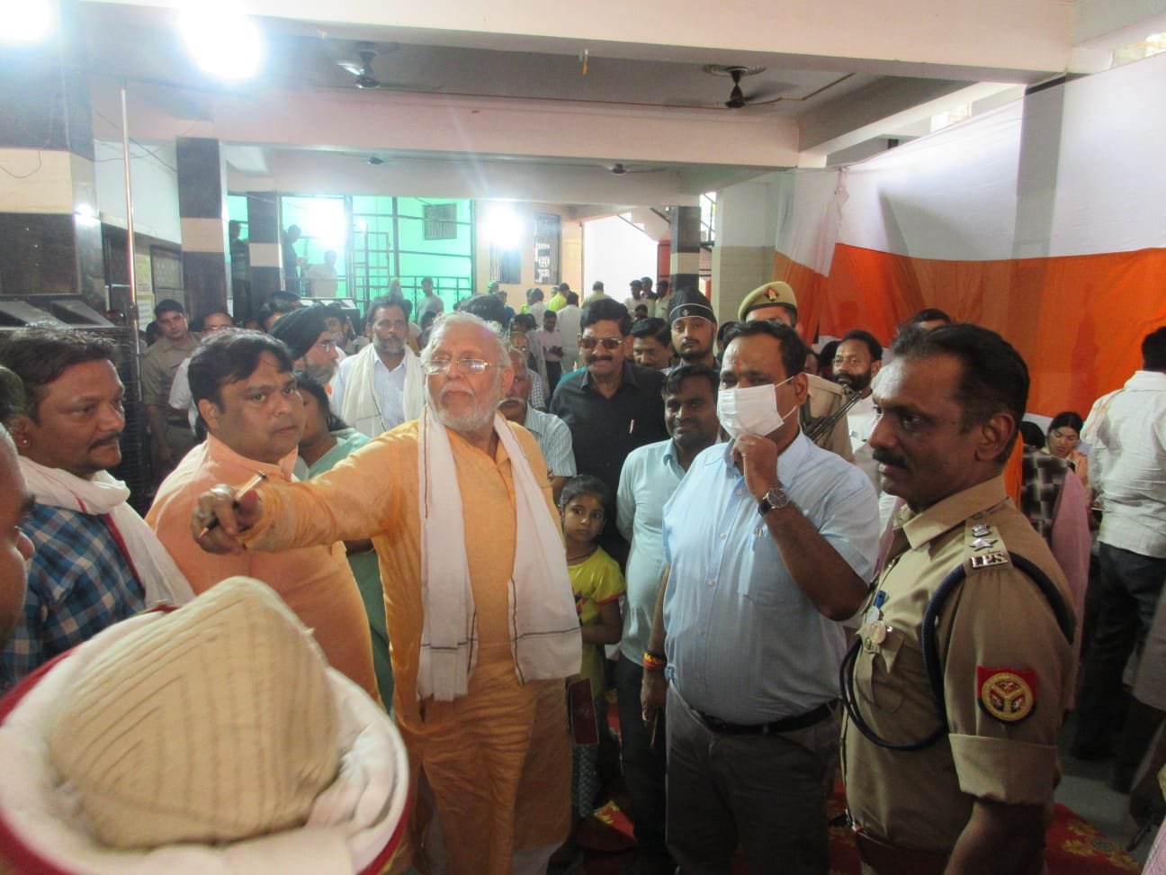 मंत्री खन्ना ने हनुमतधाम में पूजा अर्चना कर भण्डारे का प्रसाद किया ग्रहण | New India Times