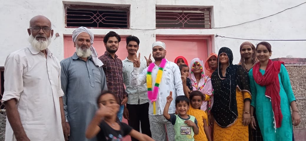 हामिद पठान का 137वीं रैंक के साथ अध्यापक पद पर हुआ चयन, परिवार में दौड़ी खुशी की लहर | New India Times