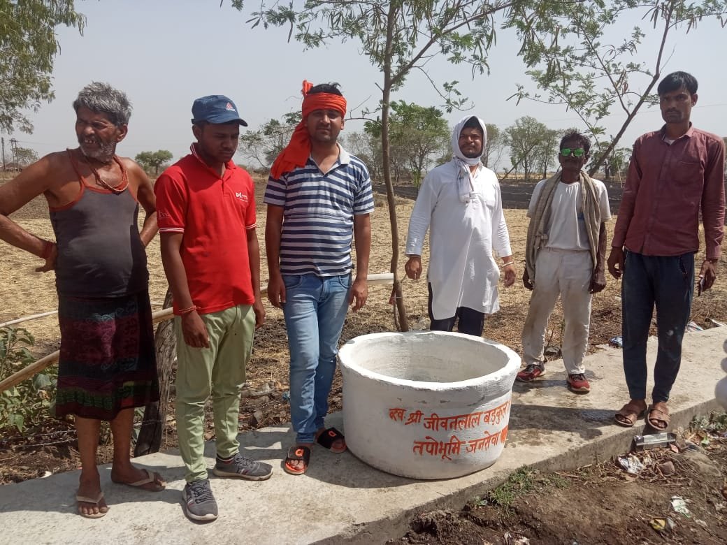 तपोभूमि जन सेवा समिति के सदस्यों द्वारा गौ सेवा को ध्यान में रखते हुए गांव-गांव में रखवाई गई पानी की टंकी | New India Times