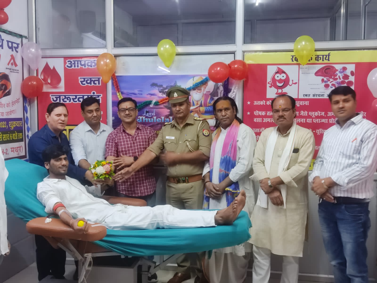 32 लोगों ने किया रक्तदान, स्वर्गीय माधुरी शर्मा की द्वितीय पुण्यतिथि पर लगा रक्तदान शिविर | New India Times