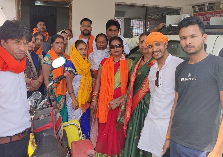 दमुआ कांग्रेस को लगा बड़ा झटका, जिला सचिव एवं दमुआ ब्लॉक प्रभारी अनिता फलके ने अपनी सहयोगी महिलाओं के साथ ली भाजपा की सदस्यता | New India Times