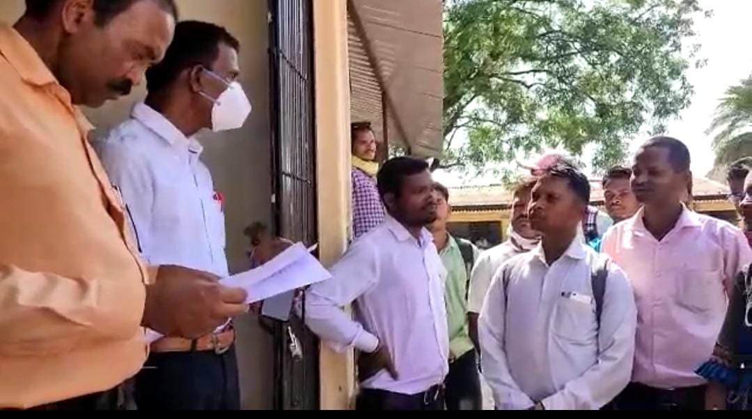 मोबीलाइजरों ने विभिन्न मांगों को लेकर सीईओ को सौंपा ज्ञापन | New India Times