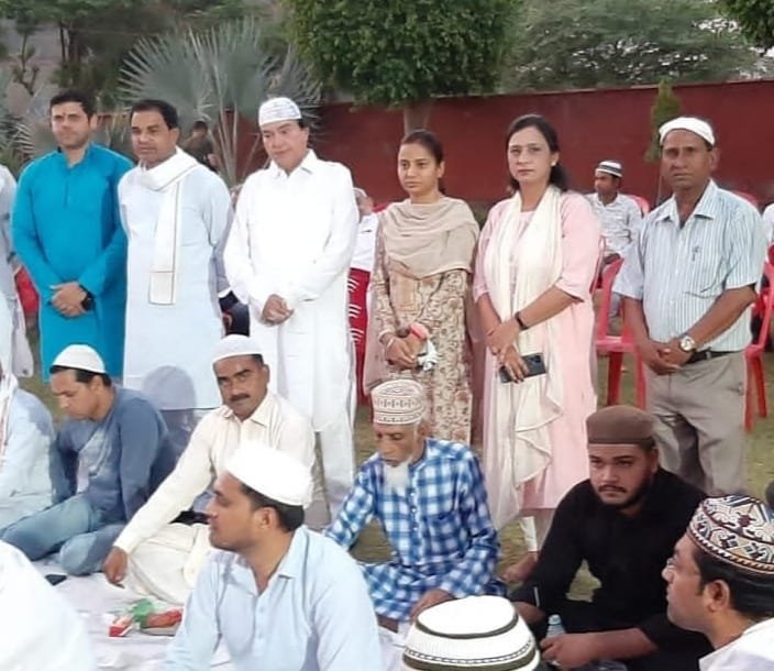 पूर्व राज्य मंत्री अब्दुल सगीर खान के मुंबई रेस्टोरेंट में रोजा इफ्तार पार्टी का कार्यक्रम हुआ आयोजित | New India Times