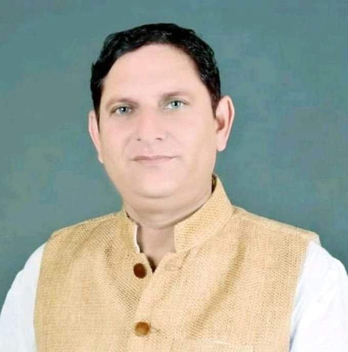 जिला विधिक सेवा प्राधिकरण मथुरा के द्वारा विनोद दीक्षित को अर्ध न्यायिक स्वयंसेवक के रूप में चुना गया | New India Times