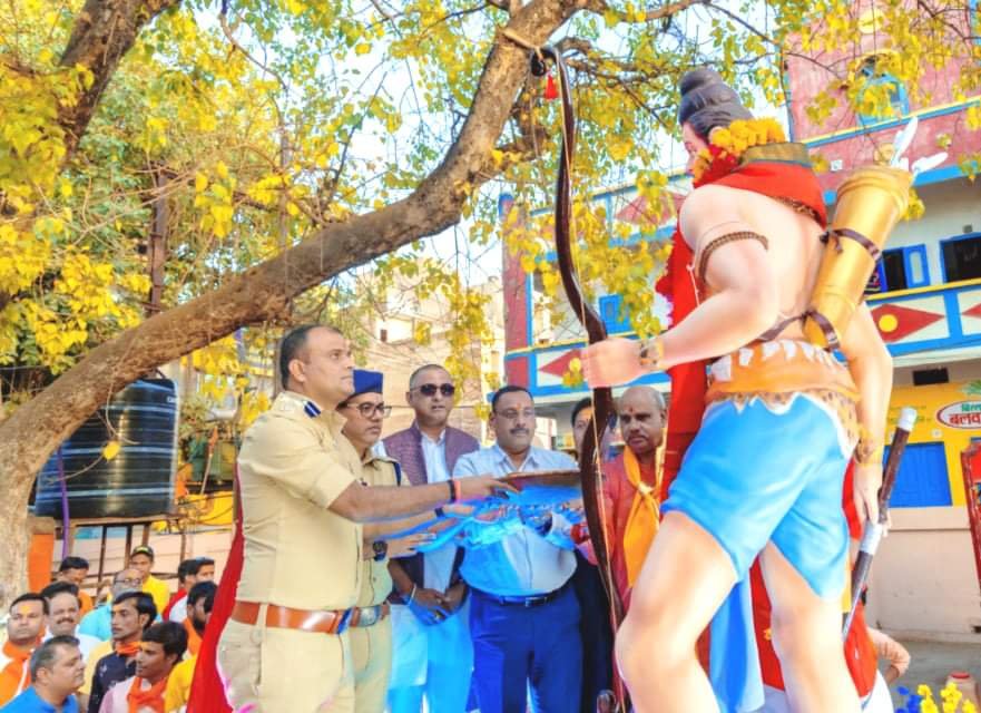 भगवान परशुरामजी की आकर्षक झांकी के साथ निकली विशाल शोभा यात्रा, नगर में जगह-जगह स्वागत मंच से हुई पुष्प वर्षा | New India Times