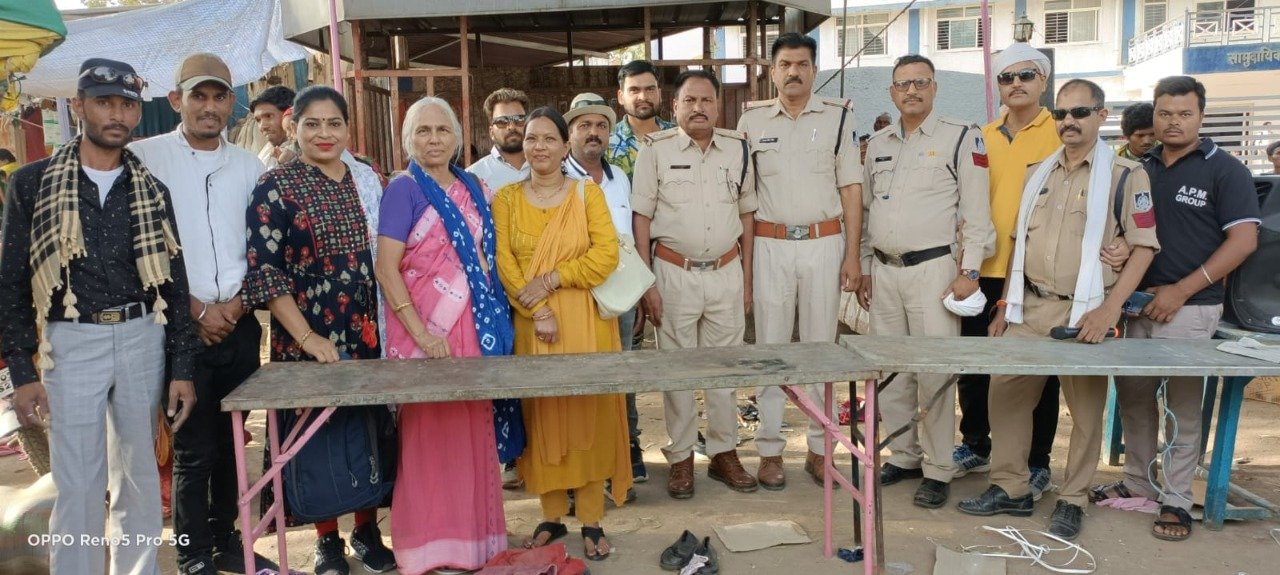 वर्दी बनी हमदर्दी: थाना तामिया एवं कपड़ा बैंक के संयुक्त तत्वाधान में जरूरतमंदों को वितरित किये गये कपड़े | New India Times