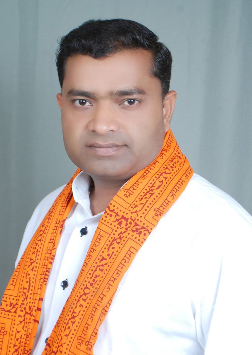 'कौआ चला हंस की चाल'; नौटंकीबाज़ विधायक को अपने गिरेबान में झांकने की है जरूरत: नवजीत मोनू जैन | New India Times