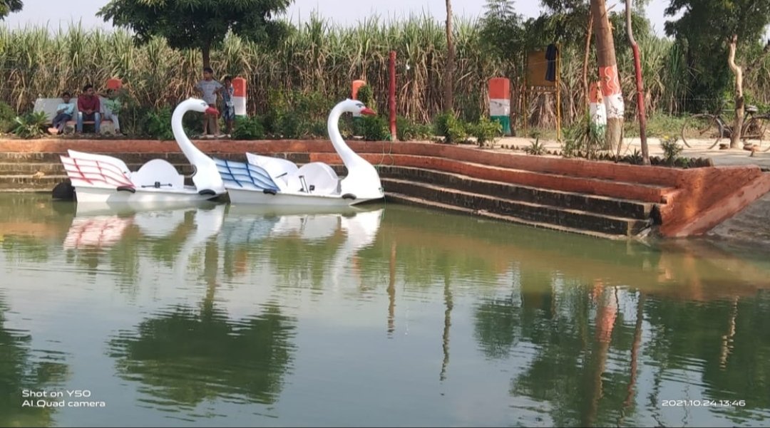 बदहाली का शिकार देवरी गांव में तालाब हुआ रोशन, ग्रामीण ले रहे नौका विहार का लुत्फ, रंग लाया प्रशासन का प्रयास, साकार हुआ ग्रामीणों का सपना | New India Times