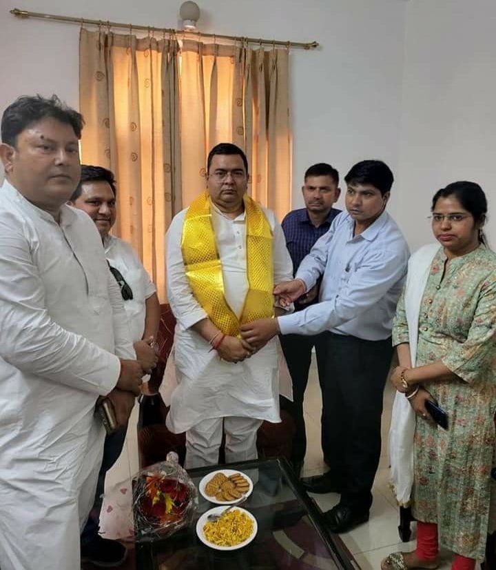 अल्पसंख्यकाें काे केंद्र एवं प्रदेश सरकार द्वारा दी जा रही योजनाओं का लाभ देने के लिए उन योजनाओं का प्रचार प्रसार करें: अशफाक सैफी  | New India Times