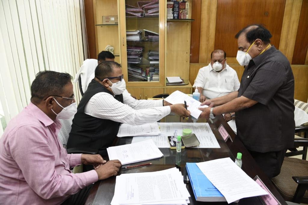 NCP कोटे से विधायक बनेंगे एकनाथ खडसे: कार्यकर्ताओं में जश्न का माहौल | New India Times