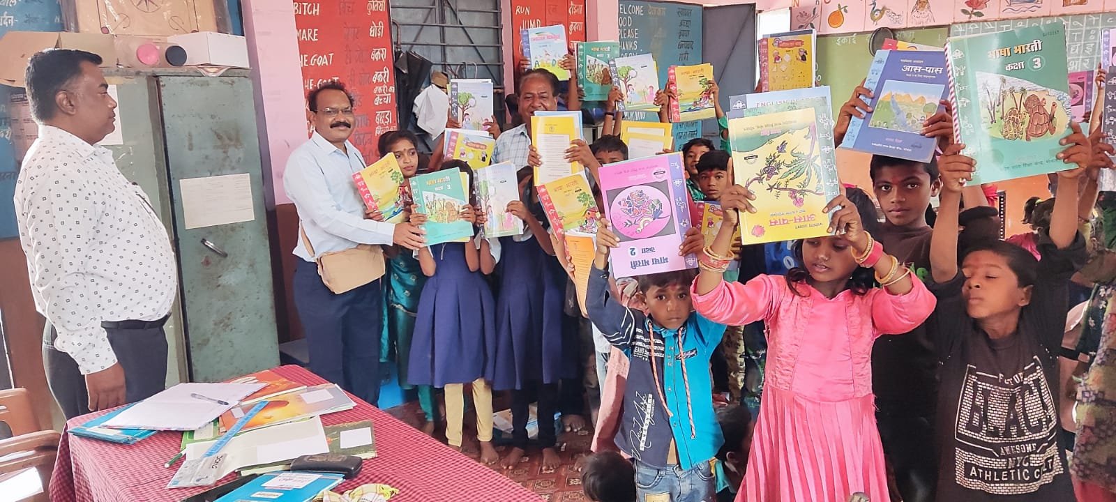 तिलक लगाकर किया गया नवप्रवेशी विद्यार्थियों का स्वागत | New India Times