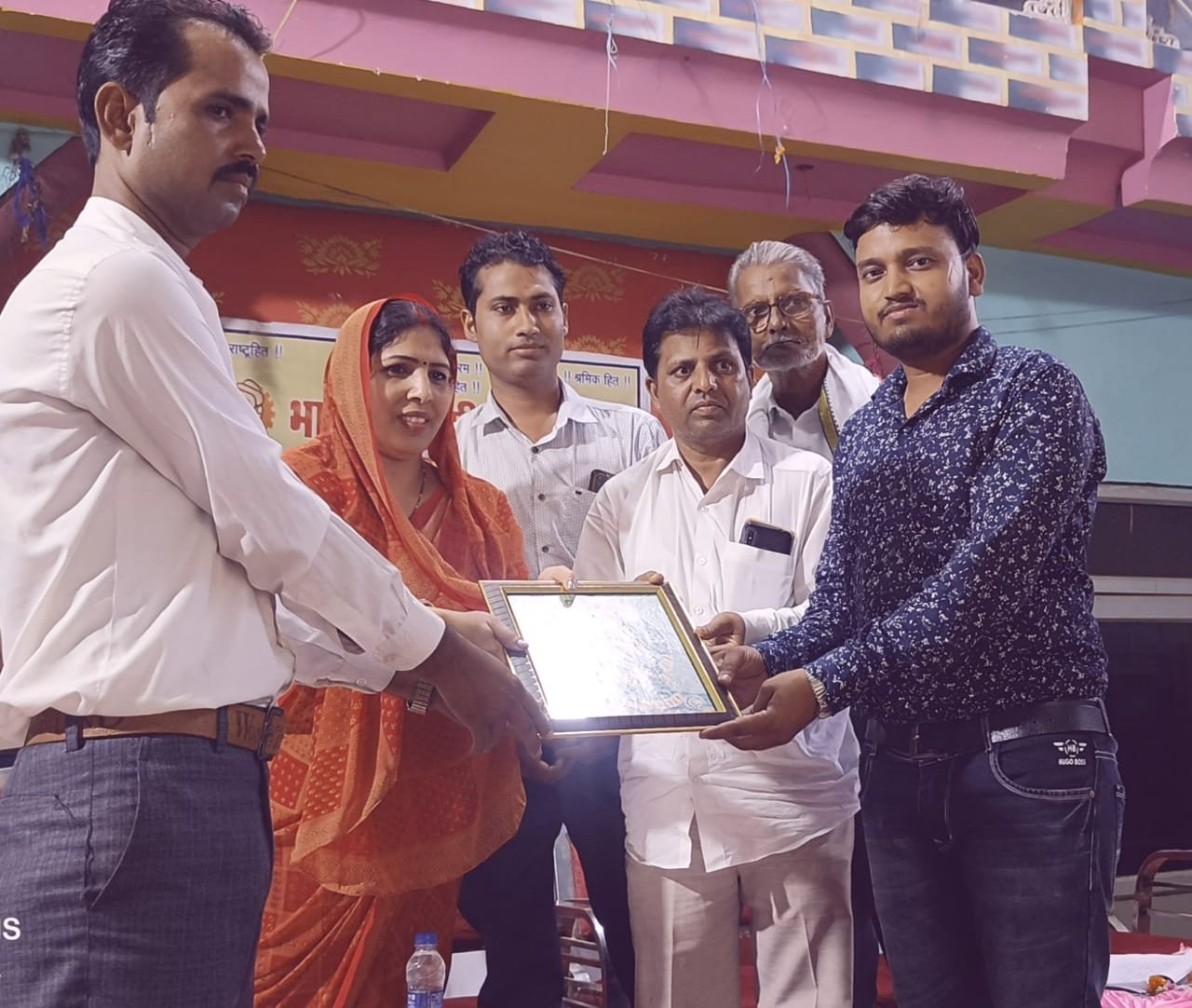 डाक विभाग कर्मचारी रोहित गुर्जर का भरतपुर सांसद रंजीता कोली ने भेंट देकर किया स्वागत सम्मान | New India Times