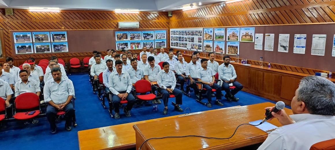 एस.आर.एफ. कंपनी लिमिटेड मालनपुर ग्वालियर में ब्रह्माकुमारीज संस्थान के द्वारा 'सुप्रशासन हेतु आध्यात्मिकता' विषय पर कार्यक्रम का हुआ आयोजन | New India Times
