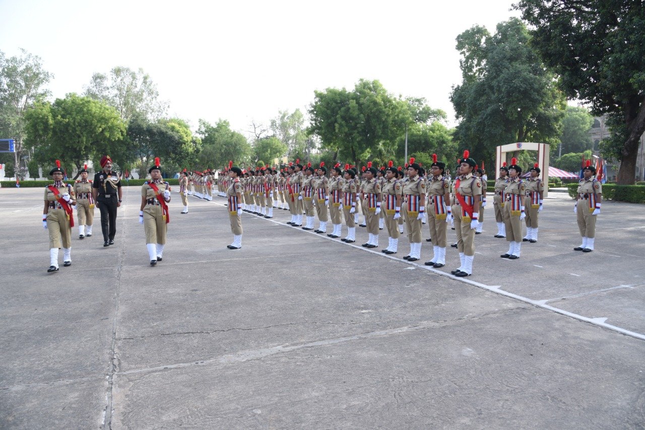 एनसीसी ओटीए ग्वालियर की दीक्षांत परेड की लेफ्टिनेंट जनरल गुरबीरपाल सिंह, एवीएसएम, वीएसएम, एनसीसी महानिदेशक ने की समीक्षा | New India Times