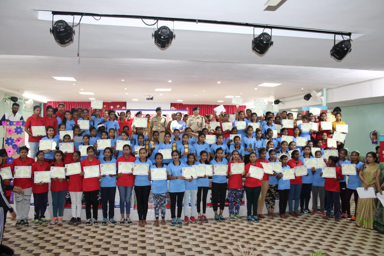 कमजोर वर्ग की बालिकाओं के सशक्तिकरण एवं क्षमता विकास के प्रशिक्षण शिविर का पुलिस आयुक्त भोपाल द्वारा किया गया समापन | New India Times
