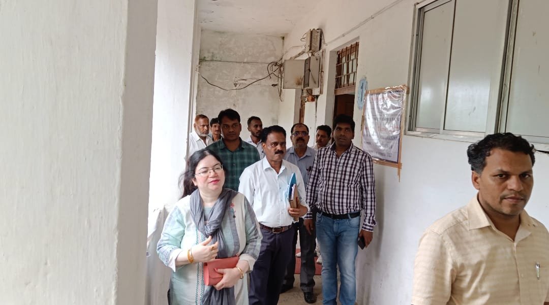 स्ट्रांग रूम का अपर कलेक्टर ने देखी चुनाव के पूर्व व्यवस्थाएं | New India Times