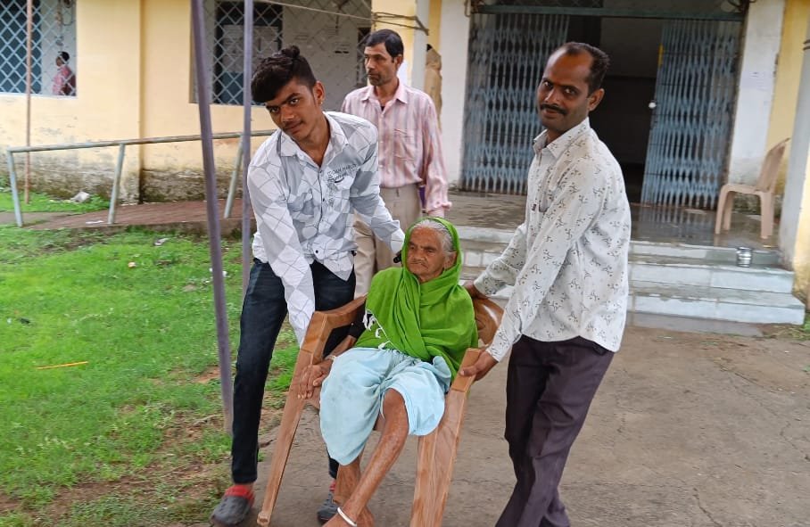 मतदाताओं ने किया मताधिकार का प्रयोग, बनाई जाएगी गांव की सरकार | New India Times