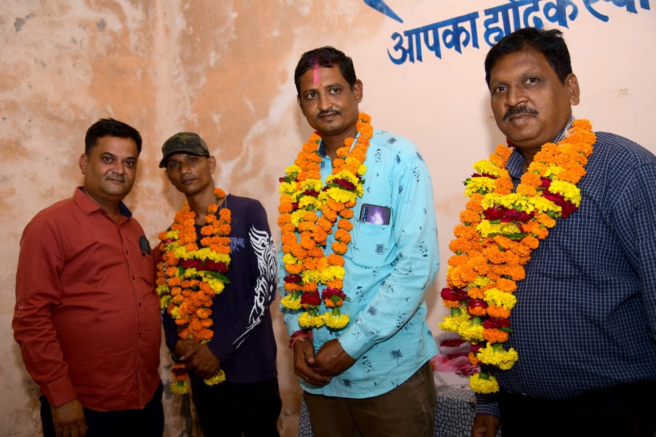 मेघनगर में पत्रकारों ने मनाई शहीद चंद्रशेखर आजाद की जन्म जयंती, नव निर्वाचित पार्षदों का किया गया सम्मान | New India Times