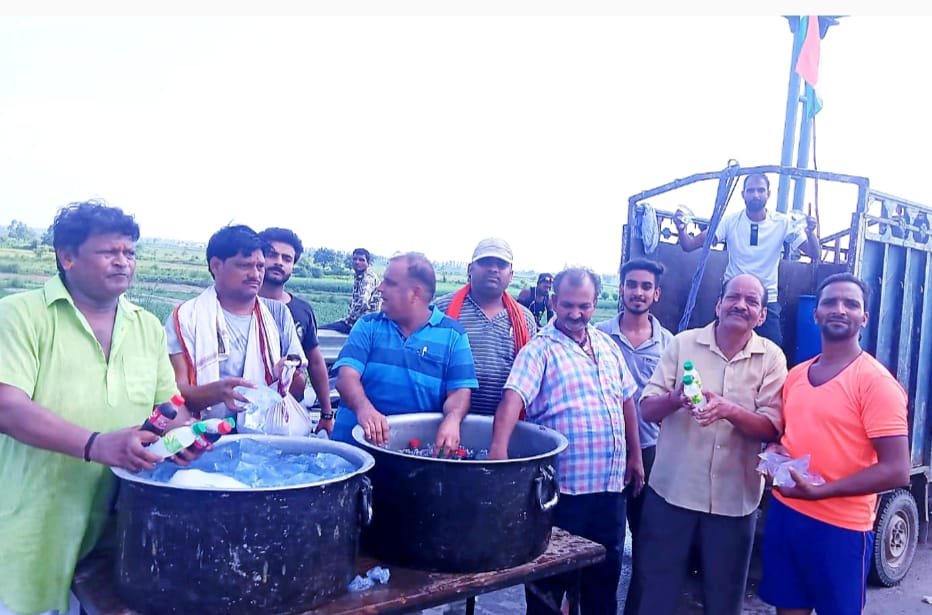 बागपत के व्यापारियों ने सोनीपत जनपद में जाकर की कावड़ियों की सेवा | New India Times