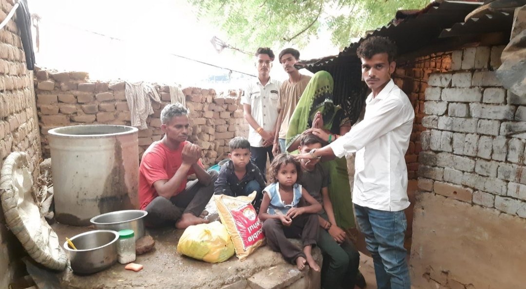 मध्यप्रदेश एनएसयूआई के प्रदेश अध्यक्ष आशुतोष चौकसे ने गुलशन की पढ़ाई की ली जिम्मेदारी | New India Times