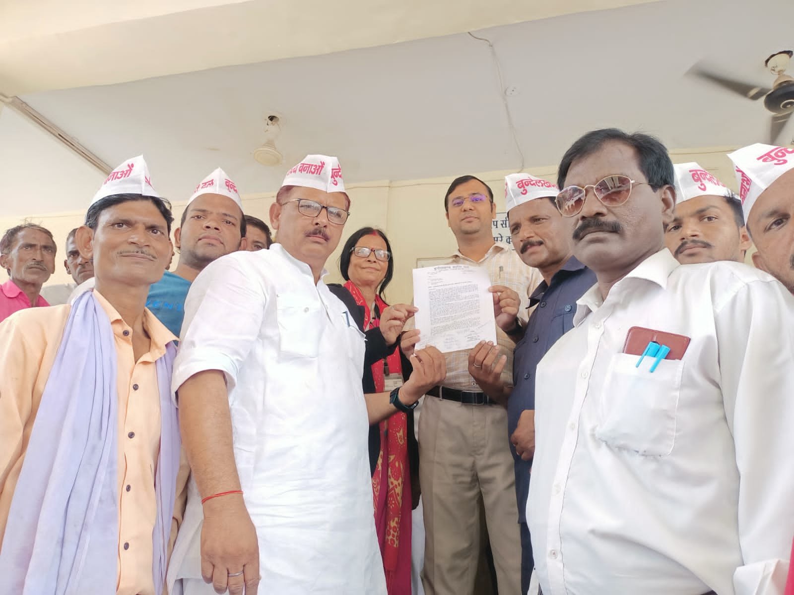 पृथक बुन्देलखण्ड राज्य के बिना हमारा विकास नहीं होगा, बुन्देलखण्ड राज्य निर्माण की मांग को लेकर अंतिम सांस तक प्रयास किया जायेगा: कुंवर सत्येंद्र पाल सिंह | New India Times