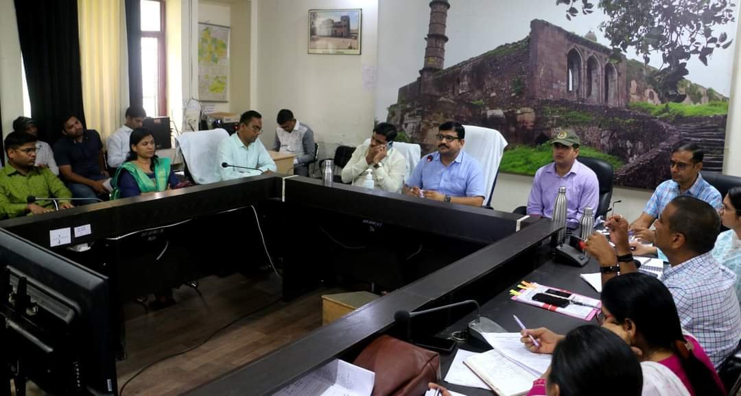 बुरहानपुर में 15 अगस्त के मुख्य समारोह की पूर्व तैयारियों संबंधी बैठक में कलेक्टर ने सौंपे दायित्व | New India Times