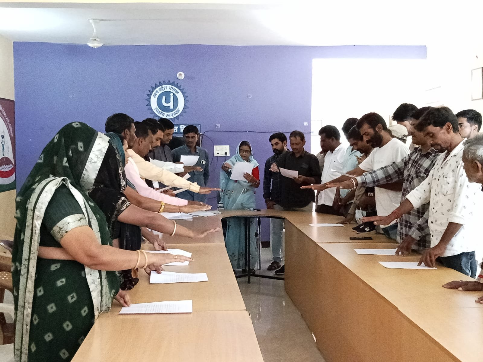 नवनिर्वाचित पंच व सरपंच को दिलाई गई शपथ | New India Times