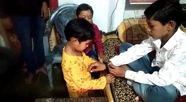 रक्षाबंधन: बहन ने बांधी भाई की कलाई पर विश्वास की डोर | New India Times