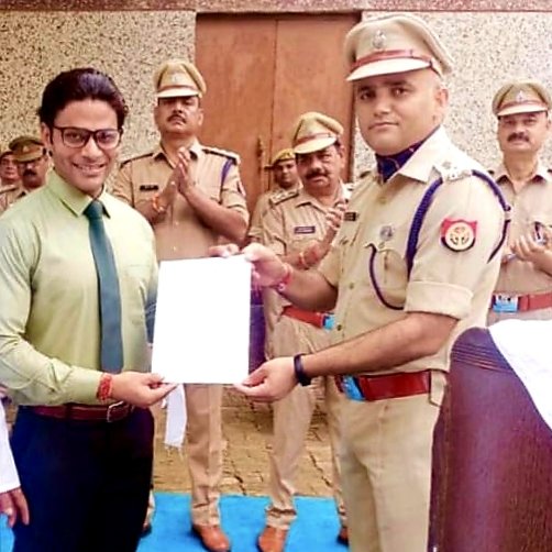 गेटवे इंटरनेशनल स्कूल के अमित चौहान को पुलिस अधीक्षक बागपत ने किया सम्मानित 2 गेटवे इंटरनेशनल स्कूल के अमित चौहान को पुलिस अधीक्षक बागपत ने किया सम्मानित | New India Times