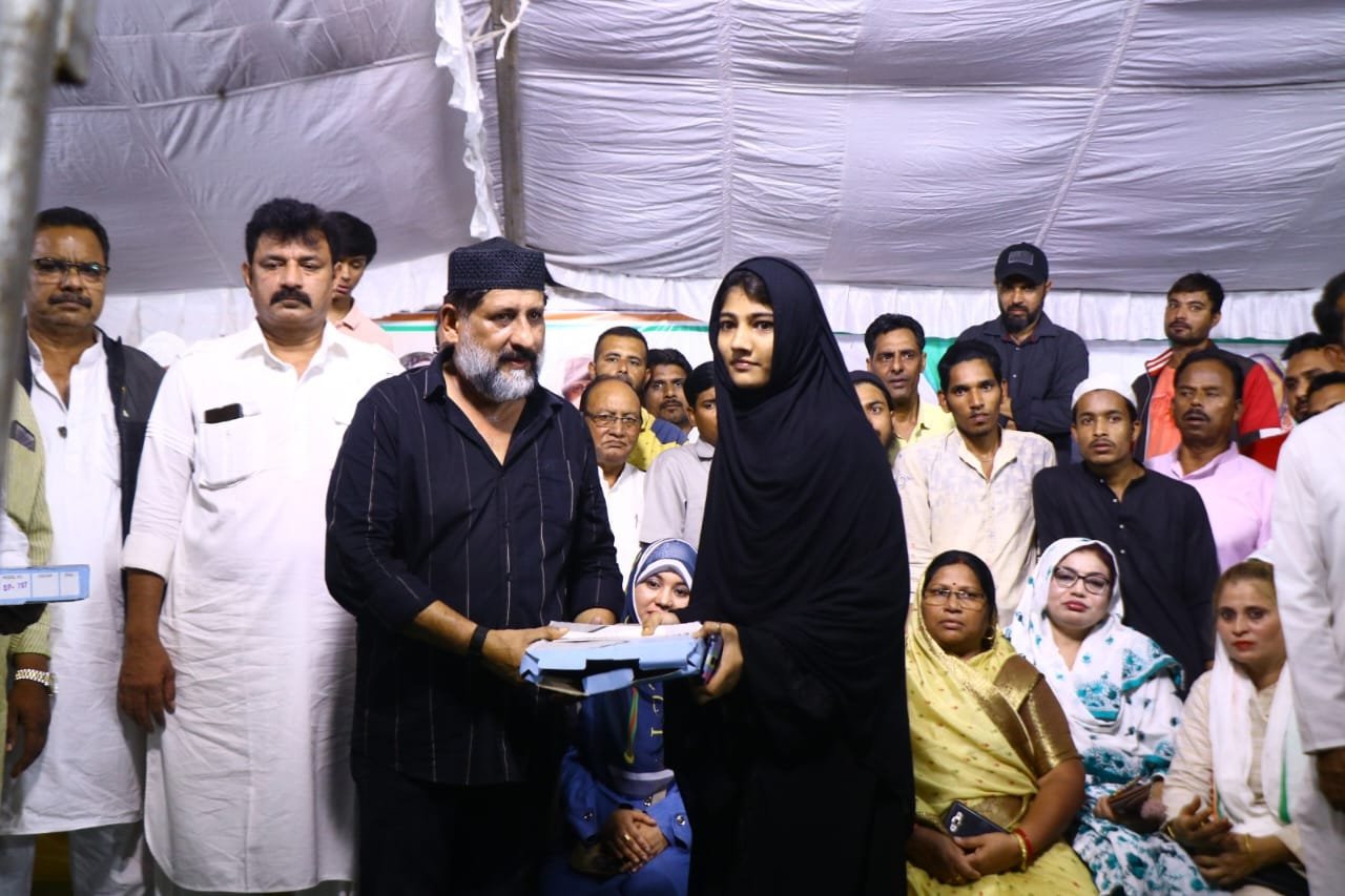 'जंगे आज़ादी में उलेमा का किरदार' कार्यक्रम के समापन अवसर पर बच्चों को नगद राशि के साथ प्रतियोगिता में भाग लेने वाले सभी बच्चों को किया गया पुरस्कृत | New India Times